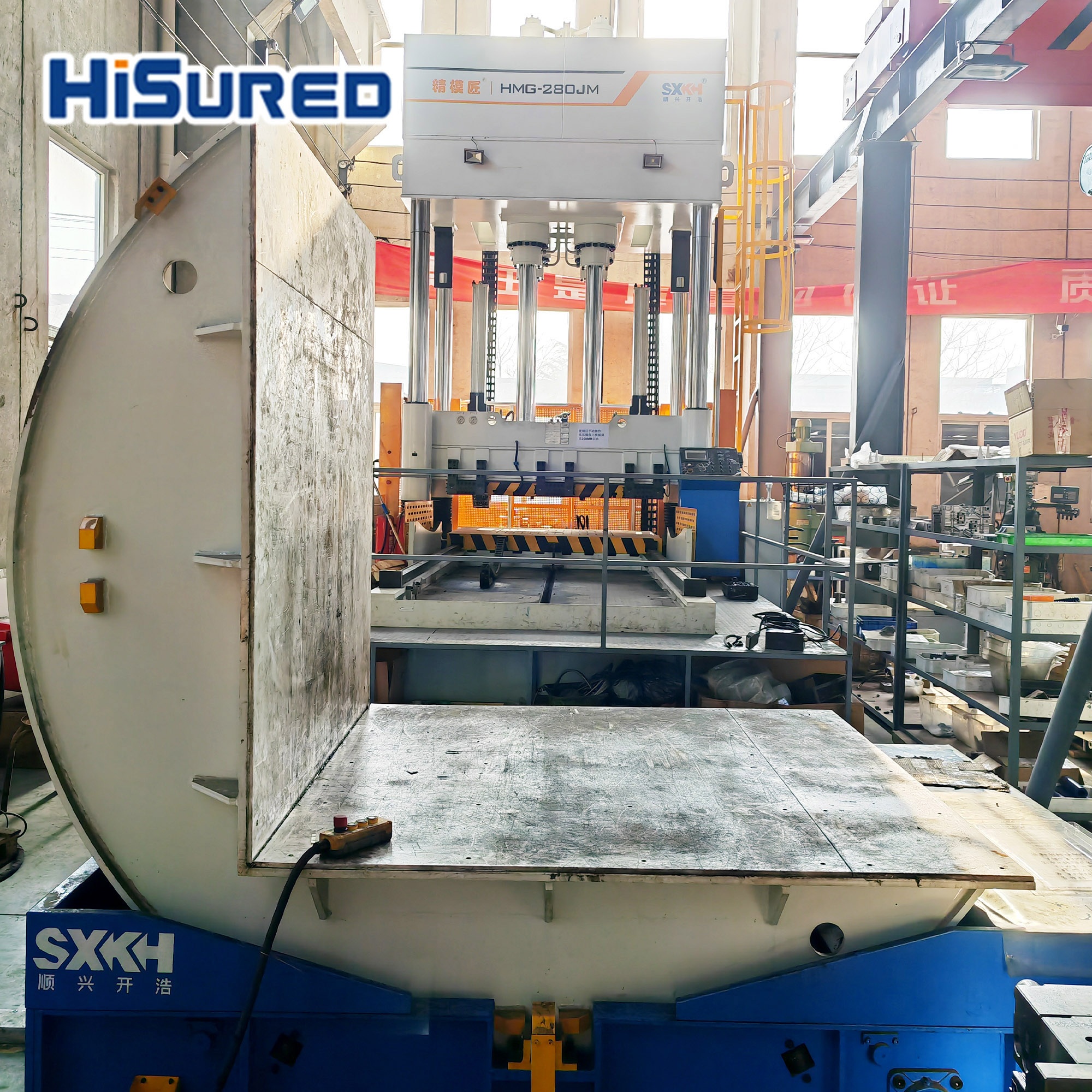 Large mold spotting and clamping machine in the Hisured workshop