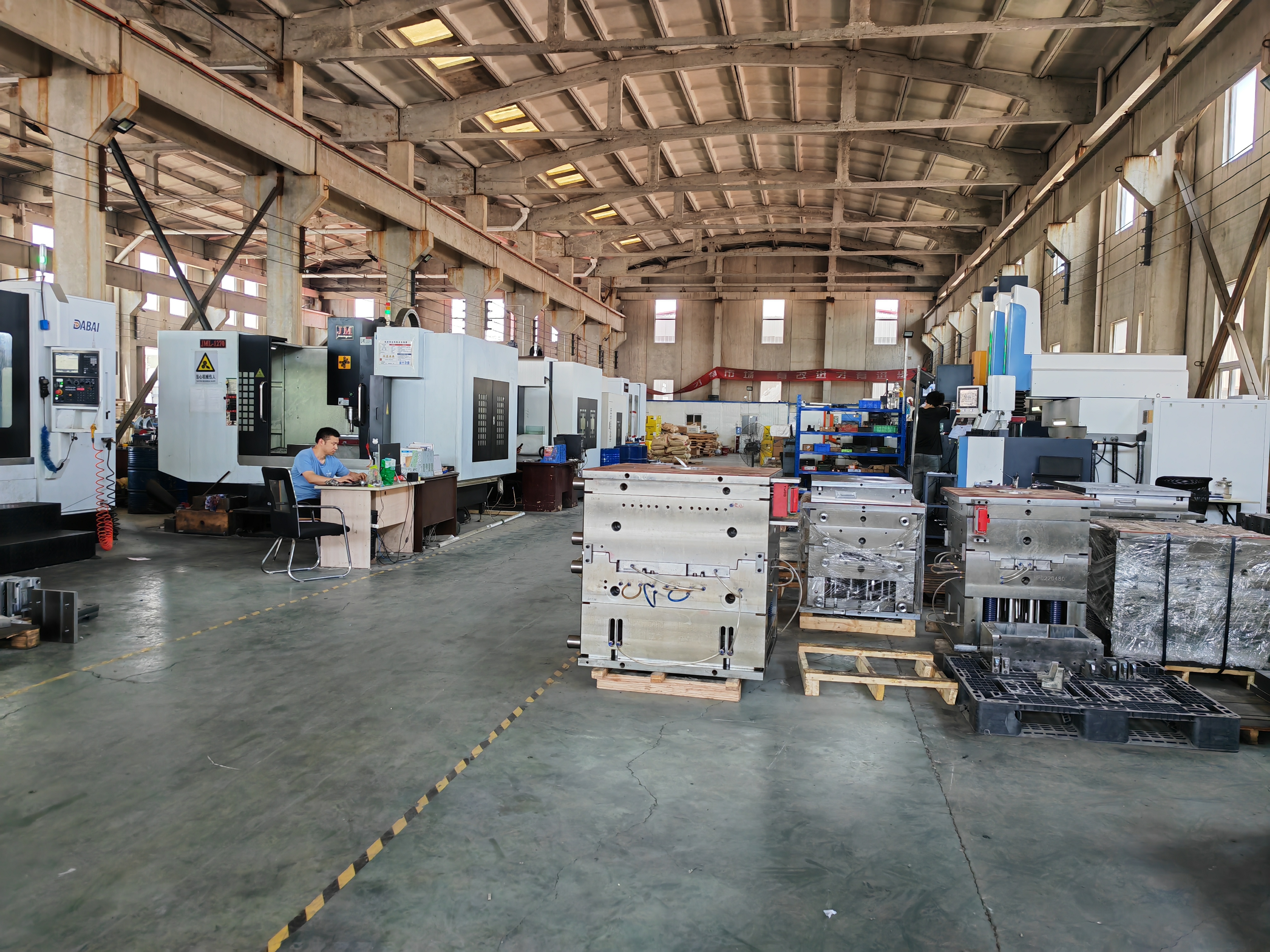 海硕德模具加工车间
